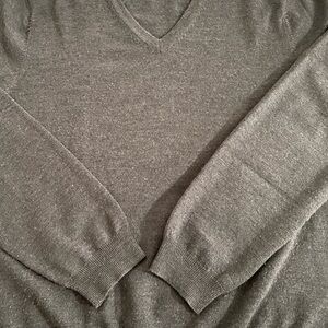 Brooks Brothers Men's V-Neck Sweater in Charcoal Heather